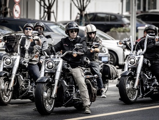 【特写】张雪热背后：骑行者与中国机车俱乐部